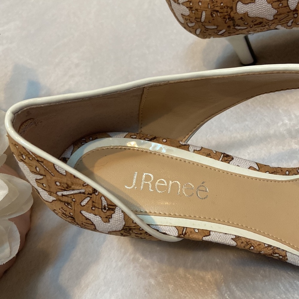 J Renee Tan and White Shoes Size 10 1/2M - Picture 4 of 12